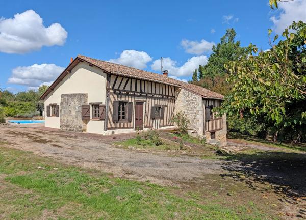 Maison en pierre de caractère avec deux chambres, piscine et maison d'amis