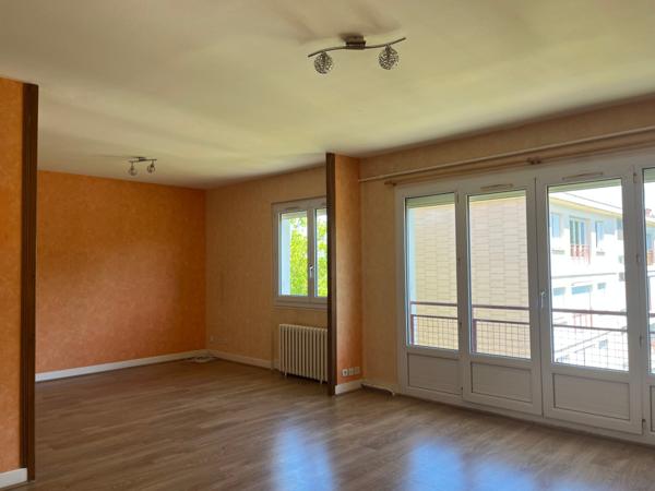 Appartement T3 d’environ 73 m² avec garage et parking – Confort et fonctionnalité au rendez-vous !