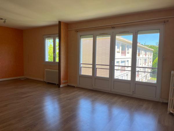 Appartement T3 d’environ 73 m² avec garage et parking – Confort et fonctionnalité au rendez-vous !