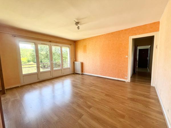 Appartement T3 d’environ 73 m² avec garage et parking – Confort et fonctionnalité au rendez-vous !