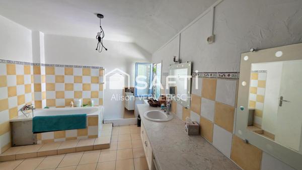 Beaux volumes - 7 pièces - 4chambres - jardin