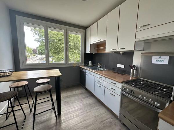 Location                                                      Chambre
                        
                     1 pièces                      11 m2                     à Brest