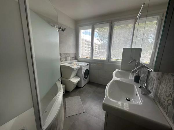 Location                                                      Chambre
                        
                     1 pièces                      11 m2                     à Brest