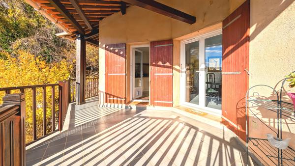Gréolières (06620) Maison T5 130 m2 sur terrain arboré