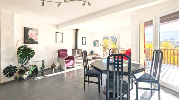 Gréolières (06620) Maison T5 130 m2 sur terrain arboré