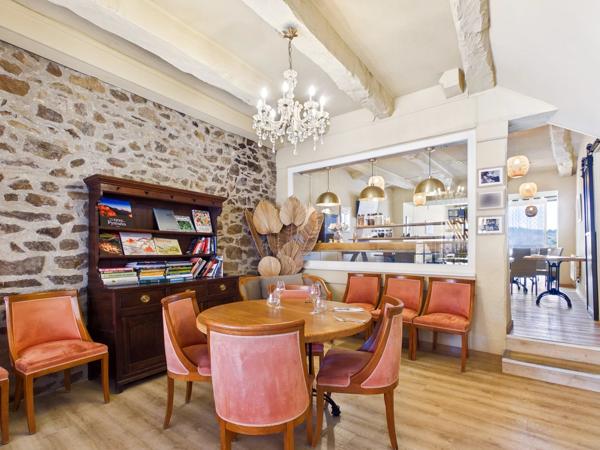 Hôtel-Restaurant de Caractère avec 17 Chambres, et Appartement de Fonction à Najac