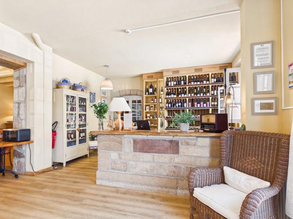 Hôtel-Restaurant de Caractère avec 17 Chambres, et Appartement de Fonction à Najac