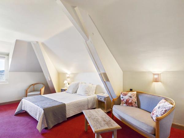 Hôtel-Restaurant de Caractère avec 17 Chambres, et Appartement de Fonction à Najac