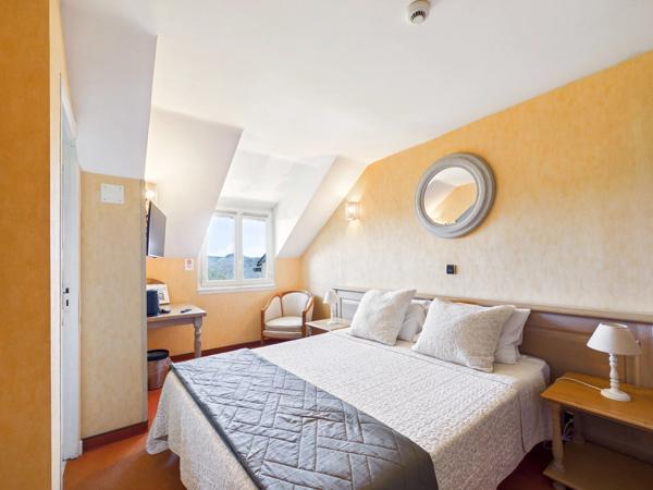 Hôtel-Restaurant de Caractère avec 17 Chambres, et Appartement de Fonction à Najac