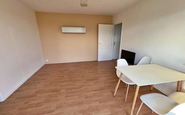 Appartement à vendre    1 pièce • 24,63 m2 Bondy