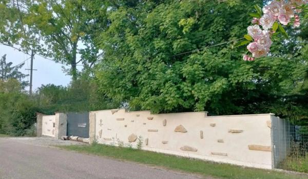 Terrain à vendre proche de NANCY (54) TERRAIN CLOS de murs de 1072 m2 avec ATELIER et TERRASSE COUVERTE