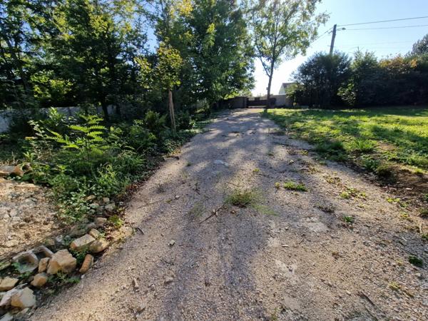 Terrain à vendre proche de NANCY (54) TERRAIN CLOS de murs de 1072 m2 avec ATELIER et TERRASSE COUVERTE