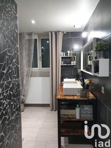 Maison 6 pièces de 175 m² à Eyrein (19800)