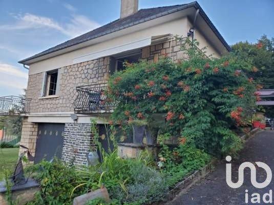 Maison 6 pièces de 175 m² à Eyrein (19800)