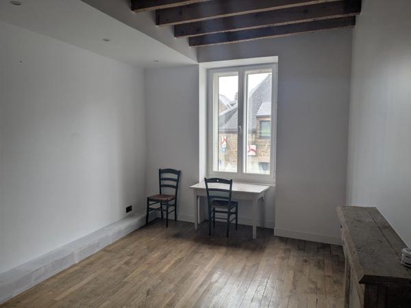 GUEMENE SUR SCORFF IMMEUBLE DE 230M² ENVIRON SUR 3 NIVEAUX AVEC JARDIN