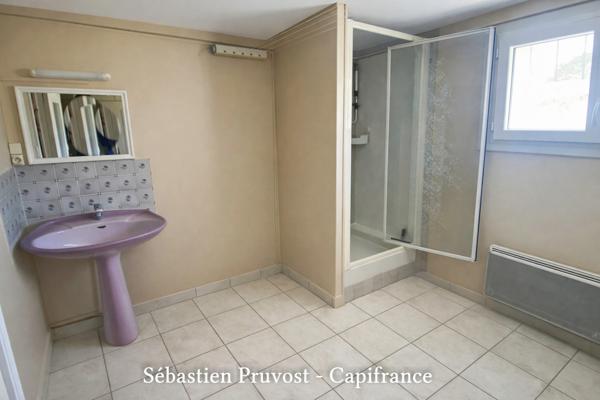 Maison plain-pied rénové à vendre 4 pièces SAINT PARDOUX LA RIVIERE (24), 4P, deux chambres et studio, garage, lieu paisible.