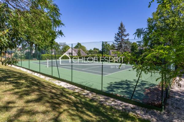 MAISON FAMILIALE 6 PIÈCES, PARC ET TENNIS