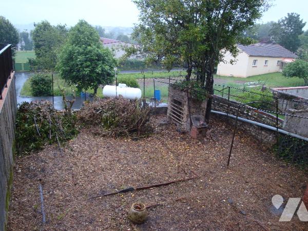 VILLEFRANCHE D'ALBIGEOIS : Immeuble historique, 14 route de Millau T9, 148 m2. avec jardin attenant.