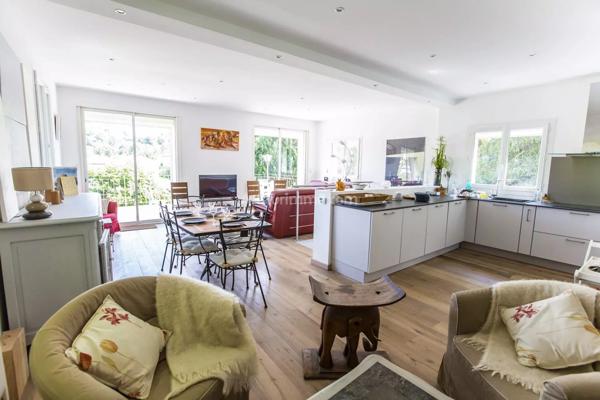 Location Appartement 6 pièces 149 m2 à Marseille 11