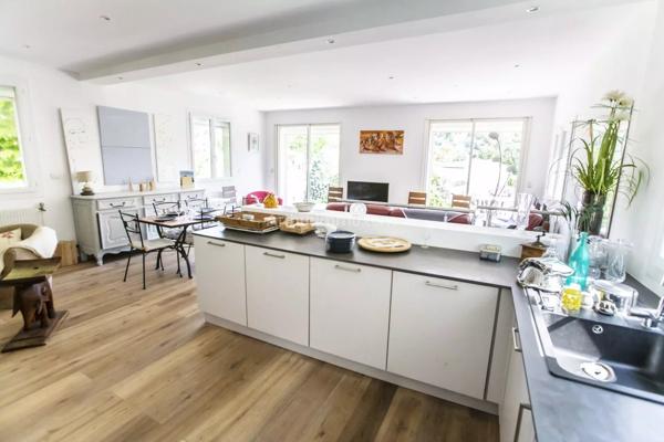 Location Appartement 6 pièces 149 m2 à Marseille 11