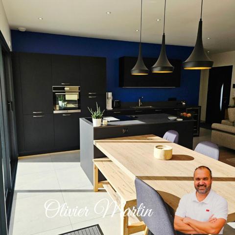 Pavillon de plain-pied – 6 pièces – 114 m² – terrain 433 m² – normes RE2020 construction récente.