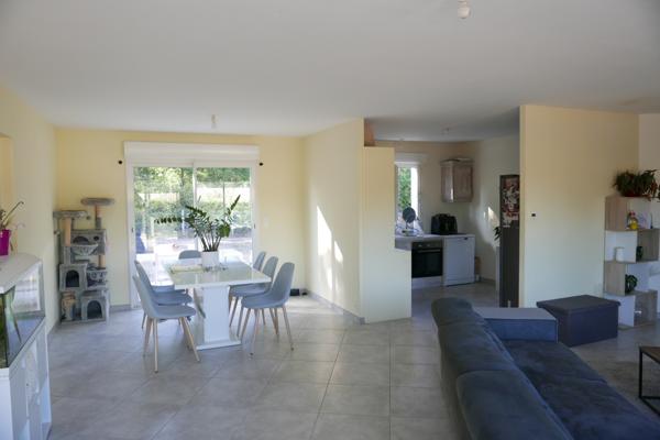 Saint-Astier (24110) Posez vos valises au calme et à la campagne!