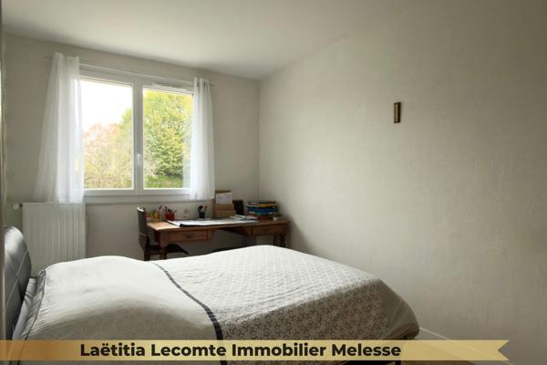 RARE à MELESSE ! Maison de plain-pied en centre ville