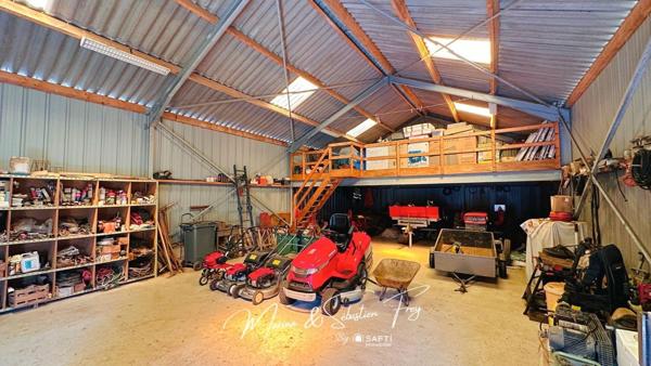 Grande maison familiale avec hangar