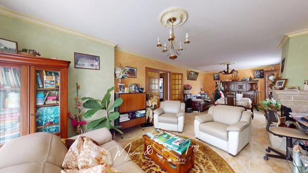 Grande maison familiale avec hangar