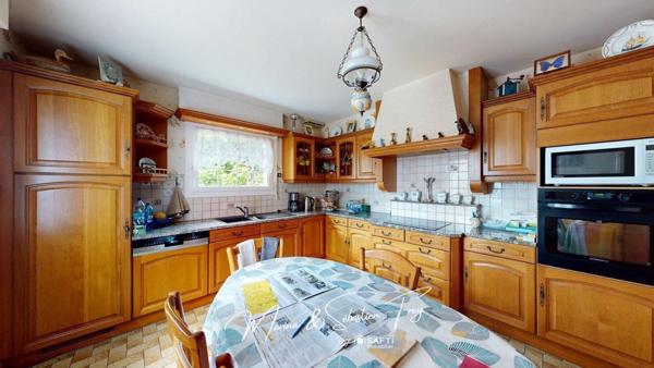 Grande maison familiale avec hangar