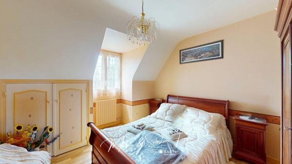 Grande maison familiale avec hangar