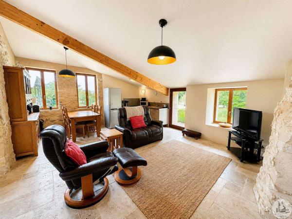 Charmante propriété en pierres avec gîte, piscine