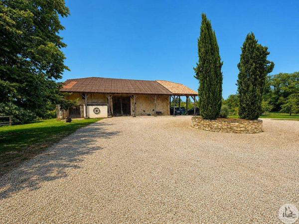 Charmante propriété en pierres avec gîte, piscine