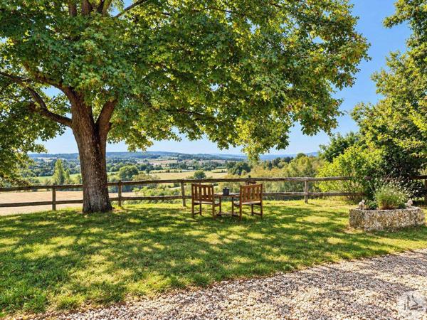 Charmante propriété en pierres avec gîte, piscine