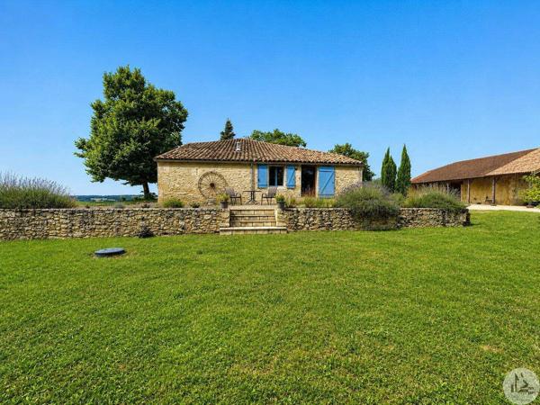 Charmante propriété en pierres avec gîte, piscine