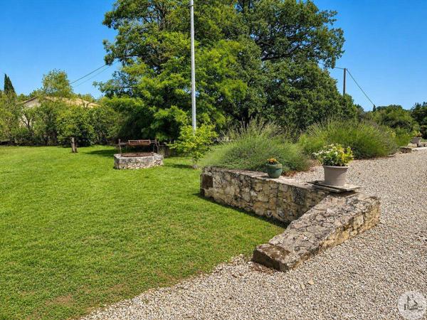 Charmante propriété en pierres avec gîte, piscine