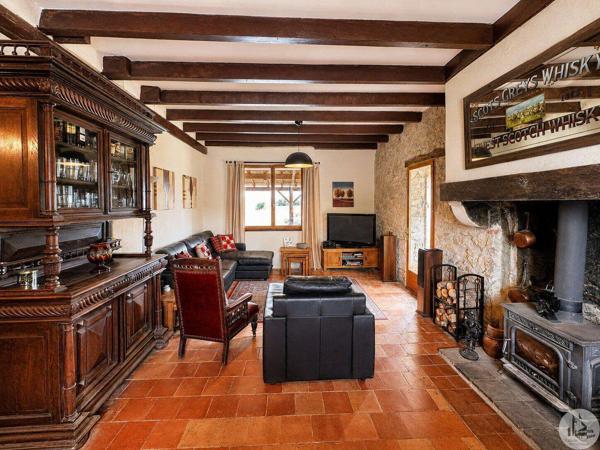 Charmante propriété en pierres avec gîte, piscine