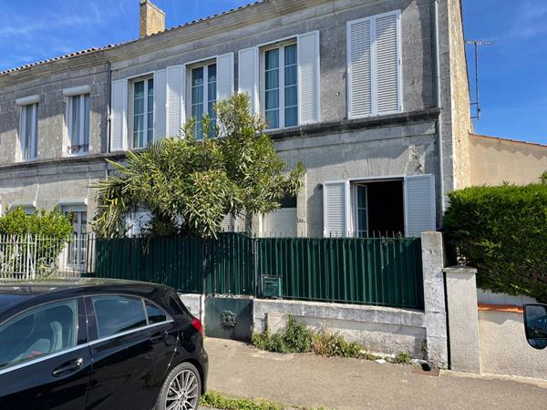 Exclusivité à 5 minutes Rochefort : Tonnay-Charente : Maison en pierre 113 m² env.
