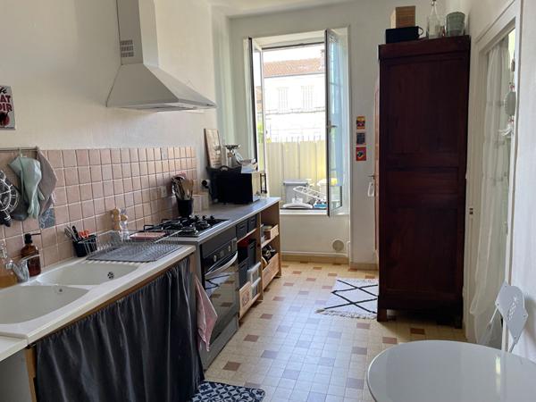 Exclusivité à 5 minutes Rochefort : Tonnay-Charente : Maison en pierre 113 m² env.