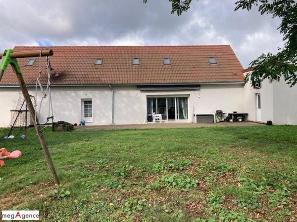 Maison à CHARMEIL, 03110 - 5 pièces 138m²