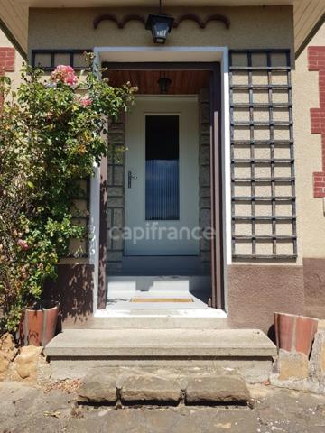 Maison à vendre 5 pièces 102 m² avec terrain de 879m² avec garages PANISSIERES (42)