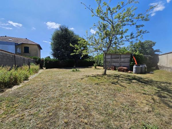 Maison à vendre 5 pièces 102 m² avec terrain de 879m² avec garages PANISSIERES (42)
