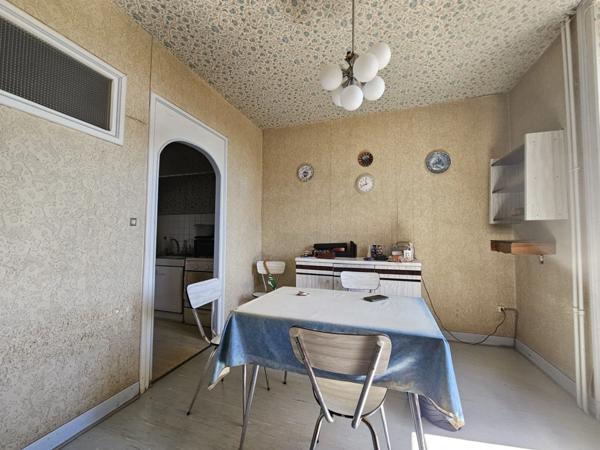 Maison à vendre 5 pièces 102 m² avec terrain de 879m² avec garages PANISSIERES (42)