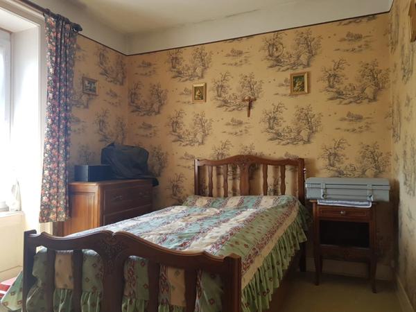 Maison à vendre 5 pièces 102 m² avec terrain de 879m² avec garages PANISSIERES (42)