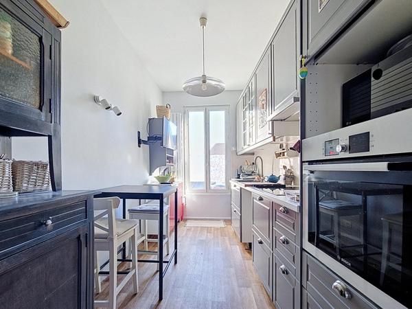 Immeuble 180m² avec appartement T4 et local commercial Provins Centre