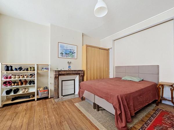 Immeuble 180m² avec appartement T4 et local commercial Provins Centre