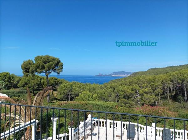 Maison villa Saint-Cyr-sur-Mer 250 m²