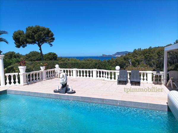 Maison villa Saint-Cyr-sur-Mer 250 m²