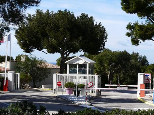 Maison villa Saint-Cyr-sur-Mer 250 m²