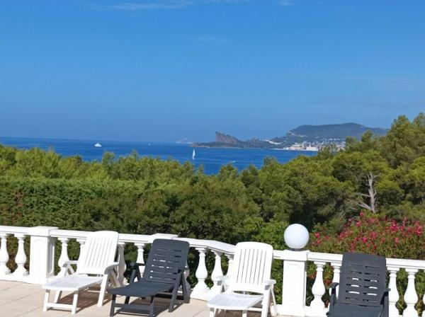 Maison villa Saint-Cyr-sur-Mer 250 m²